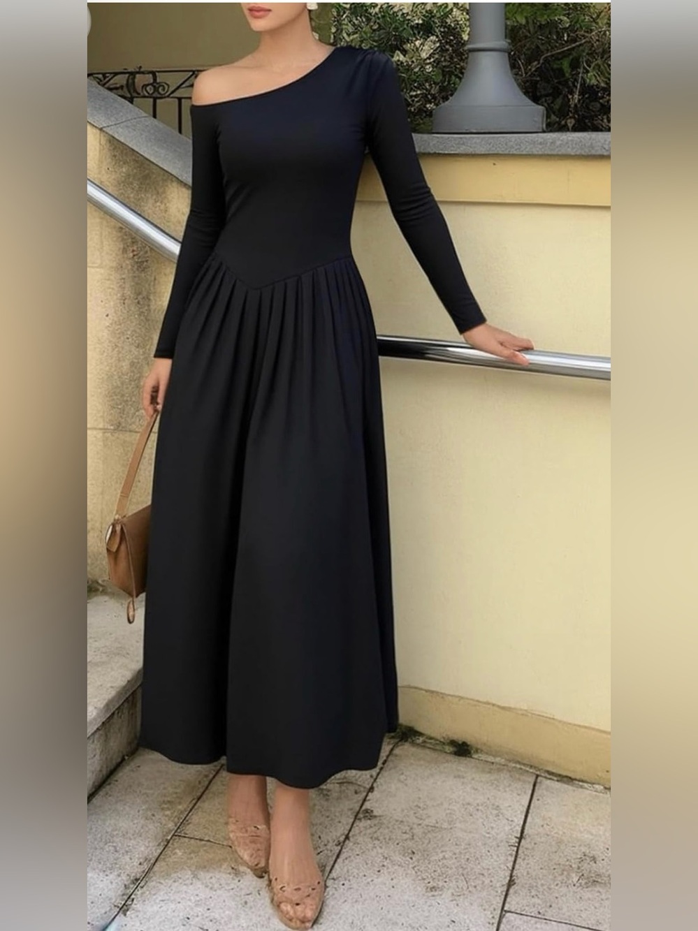 One-Shoulder Black Long-Sleeve Maxi Dress